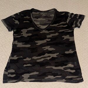 Lucky Brand Women’s Black & Gray Camo V-Neck Tee